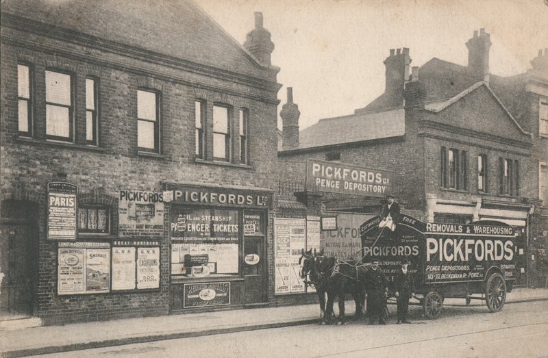 Pickfords, taşınma ve depolama, Penge by English Photographer
