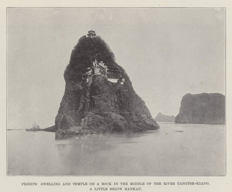 Hankau'nun biraz altında, Yangtse-Kiang Nehri'nin Ortasındaki Bir Kayanın Üzerindeki Rahipler ve Tapınak by English Photographer