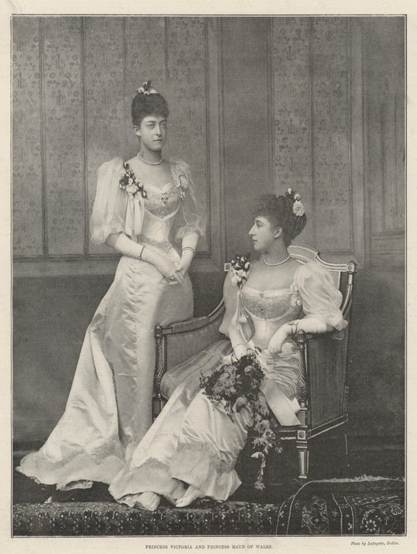 Galler Prensesi Victoria ve Prenses Maud by English Photographer