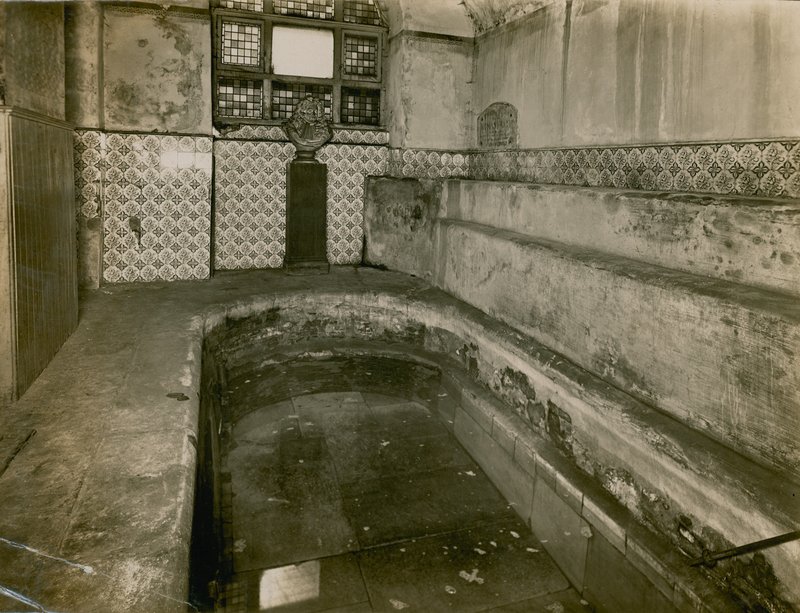 Roma Bahar Hamamları by English Photographer