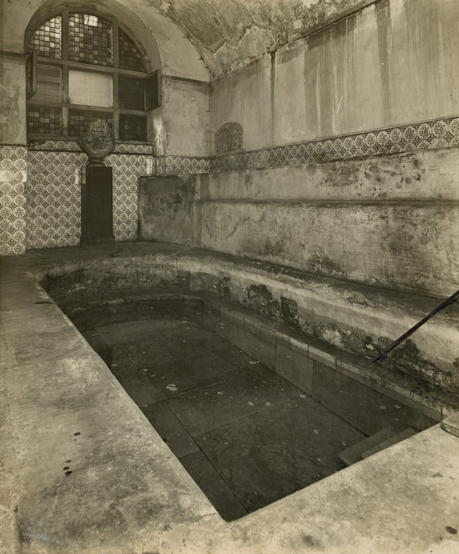 Roma Bahar Hamamları by English Photographer