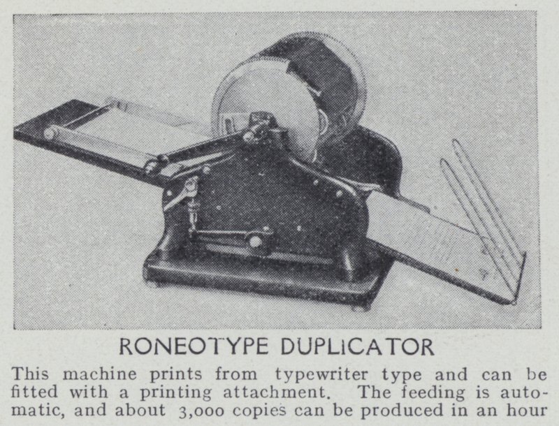 Roneotype çoğaltıcı (s/b fotoğraf) by English Photographer