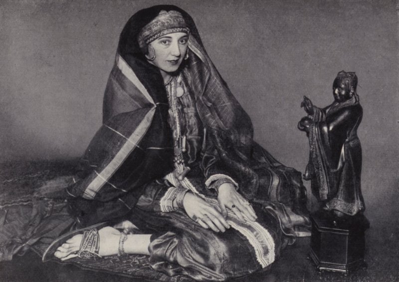 Rosita Forbes (s/b fotoğraf) by English Photographer