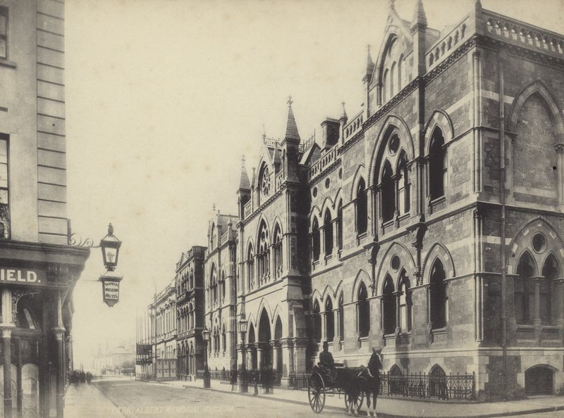 Royal Albert Memorial Müzesi, Exeter, Devon by English Photographer