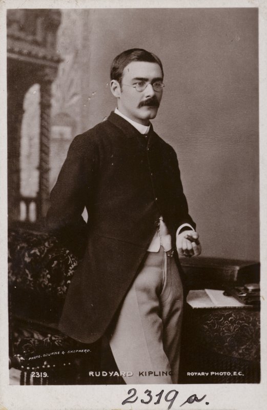 Rudyard Kipling (1865-1936), İngiliz kısa öykü yazarı, şair ve romancı by English Photographer