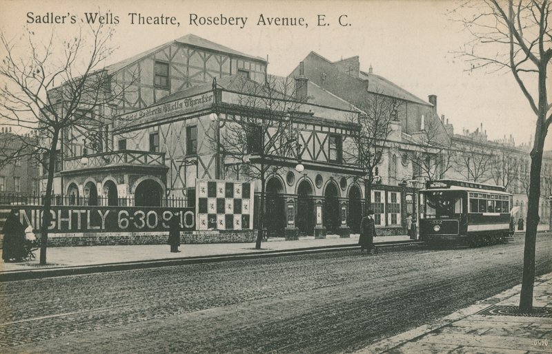Sadlers Wells Tiyatrosu, Rosebery Caddesi, Londra by English Photographer