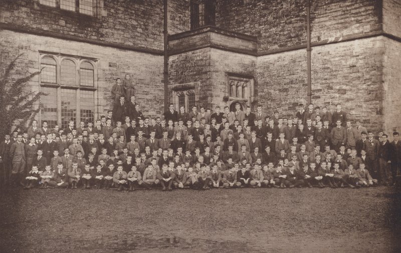 Sedbergh: Erkekler Grubu (s/b fotoğraf) by English Photographer