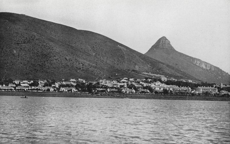 Güney Afrika: Signal Hill ve Aslan Başı, Gölden, Green Point Common (s/b fotoğraf) by English Photographer