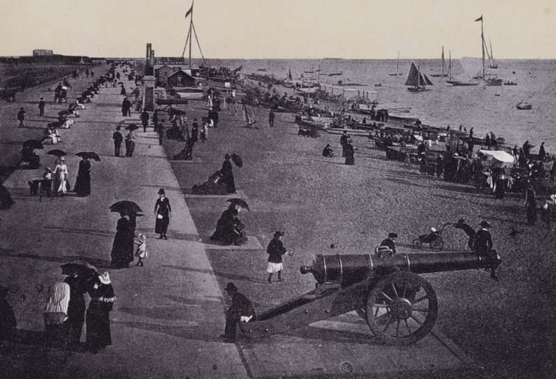 Southsea Plajı (s/b fotoğraf) by English Photographer