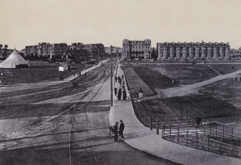 Southsea Common (s/b fotoğraf) by English Photographer