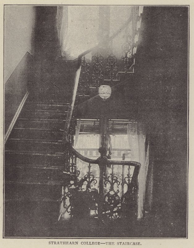 Strathearn Koleji, Merdiven (gravür) by English Photographer