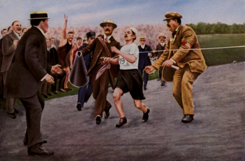 Dehidrasyon ve bitkinlikten muzdarip. İtalyan atlet Dorando Pietri, 1908 Londra Olimpiyat Oyunlarında maratonu kazanması için bitiş çizgisini geçmesine yardım edildi by English Photographer