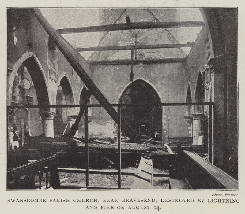 Gravesend yakınlarındaki Swanscombe Parish Kilisesi, 14 Ağustos