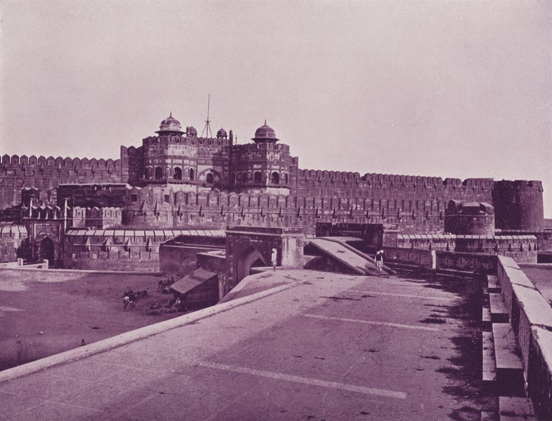 Delhi Kapısı, Agra Kalesi by English Photographer