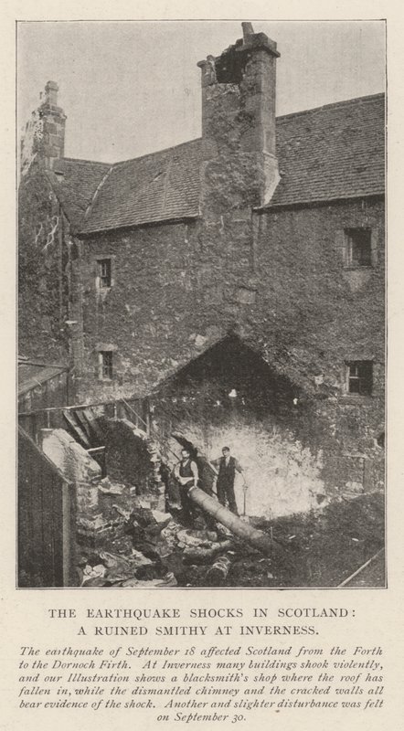 İskoçya'da Deprem Şokları, Inverness'te Yıkılmış Bir Demirci by English Photographer