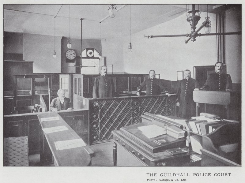 Guildhall Polis Mahkemesi by English Photographer