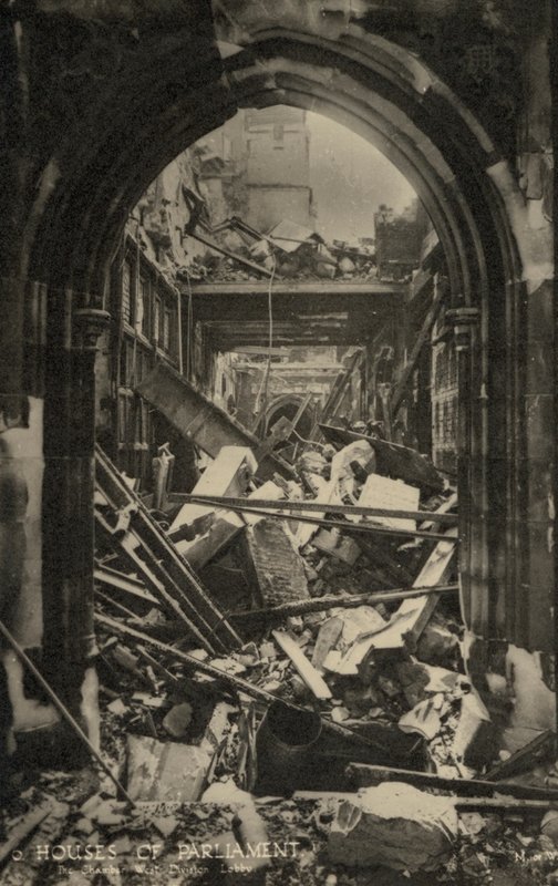 Parlamento Binaları, Londra, 2. Dünya Savaşı sırasında bomba hasarını gösteriyor (s/b fotoğraf) by English Photographer