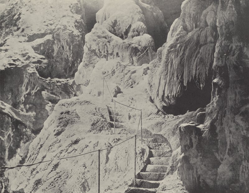 Jenolan Mağaraları by English Photographer
