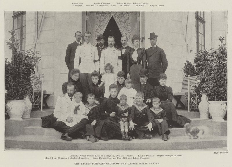 Danimarka Kraliyet Ailesinin Son Portre Grubu by English Photographer