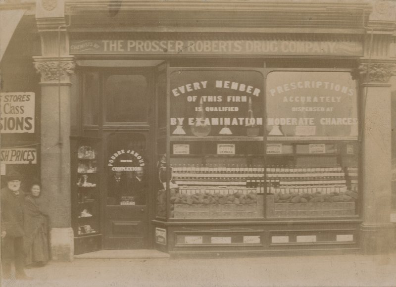 Prosser Roberts İlaç Şirketi by English Photographer