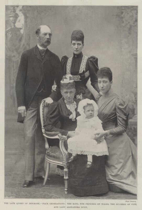 Danimarka Kraliçesi, Dört Kuşak, Kral, Galler Prensesi, Fife Düşesi ve Leydi Alexandra Duff by English Photographer