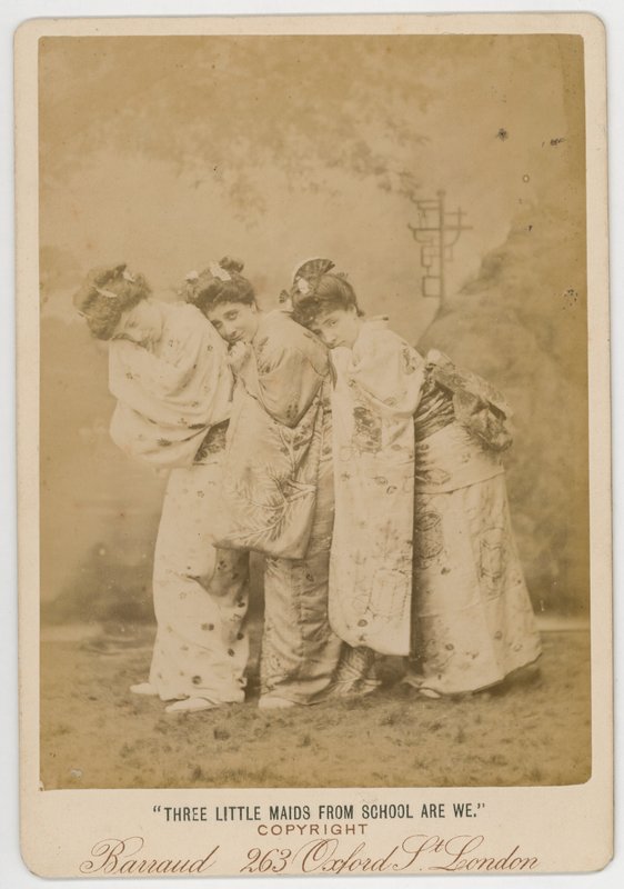 Okuldan Üç Küçük Hizmetçi Biziz by English Photographer