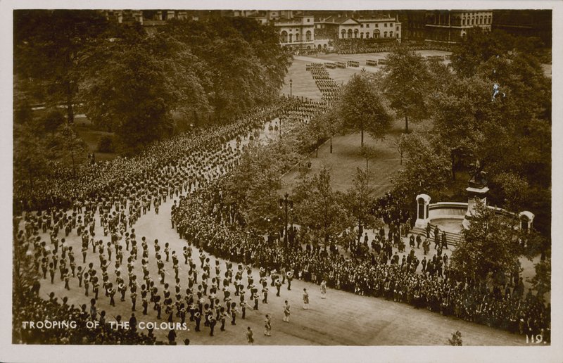 Renklerin Askerliği by English Photographer