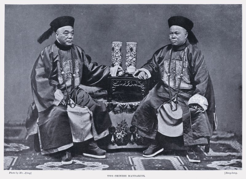 İki Çin Mandarin (s/b fotoğraf) by English Photographer