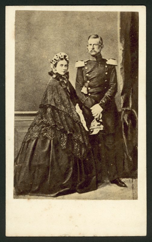 Victoria, Kraliyet Prensesi ve Prusya Prensi Frederick by English Photographer