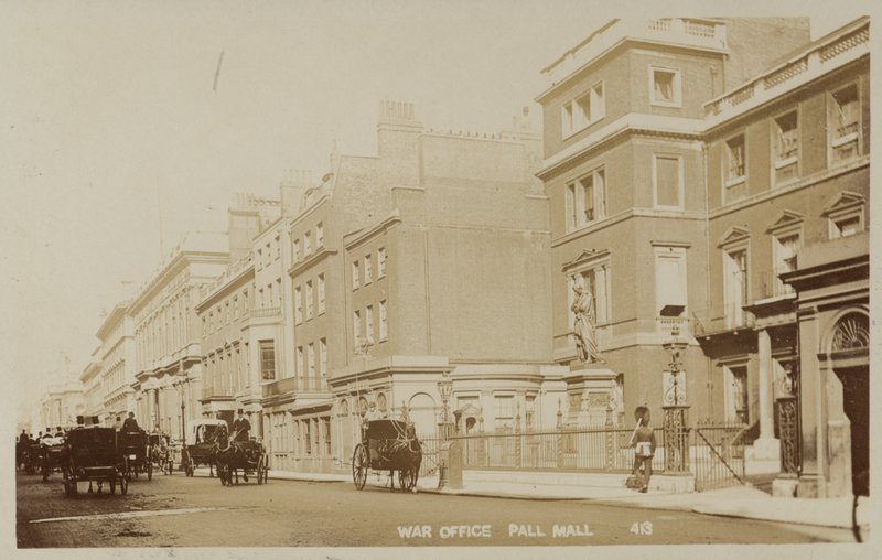 Savaş Ofisi, Pall Alışveriş Merkezi by English Photographer
