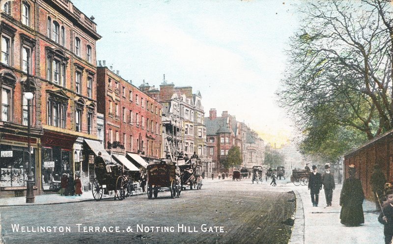 Wellington Terrace ve Notting Hill Gate (renkli fotoğraf) by English Photographer