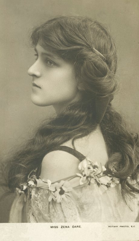 Zena Dare, İngiliz tiyatro oyuncusu ve şarkıcısı (s/b fotoğraf) by English Photographer