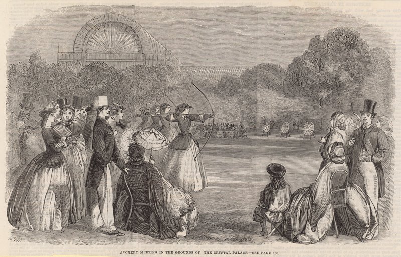 Crystal Palace arazisinde okçuluk toplantısı by English School