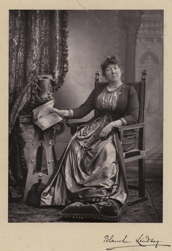 Blanche Lindsay, İngiliz sanatçı ve şair by English School