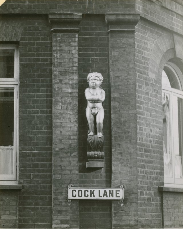 Cock Lane ve Şişman Çocuk veya Altın Çocuk heykeli; fotoğraf by English School