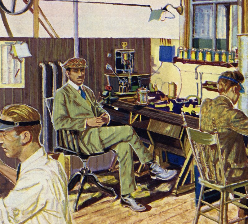 Fred Royce elektrikli ekipman yapmak için bir fabrika kurdu by English School