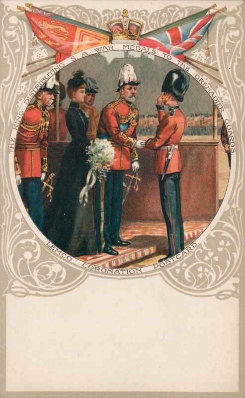 Kral Edward VII, Güney Afrika savaş madalyalarını Koruma Muhafızlarına dağıtıyor by English School