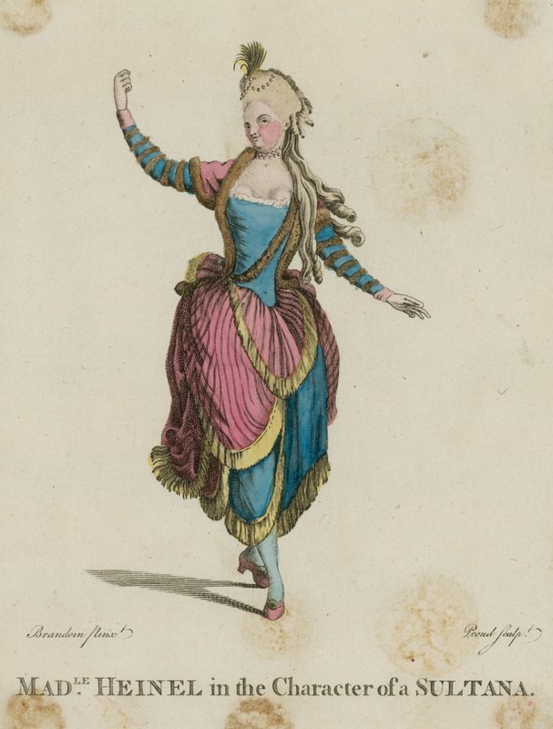Sultana karakterinde Madle Heinel by English School