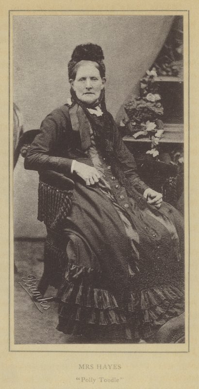 Bayan Hayes, Polly Toodle (taş) by English School