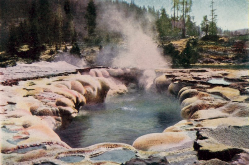 Dikdörtgen Şofben, Yellowstone Parkı (renkli taş) by English School