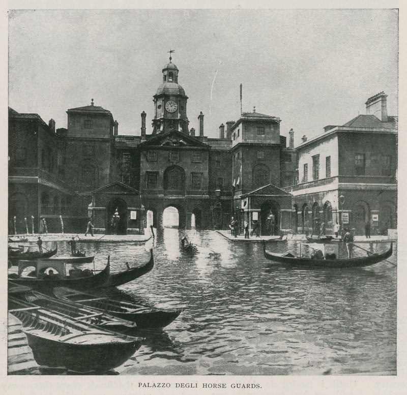 At Muhafızları Sarayı by English School