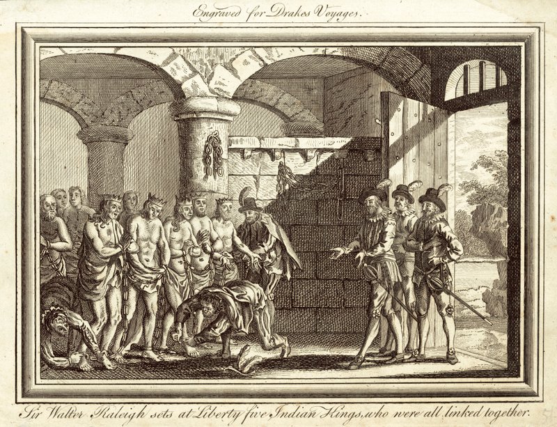Sir Walter Raleigh, hepsi birbirine bağlı olan beş Hint kralını serbest bırakıyor (gravür) by English School