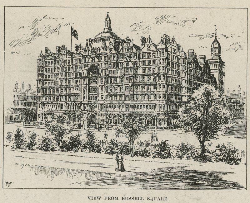 Russell Hotel, Russell Meydanı
