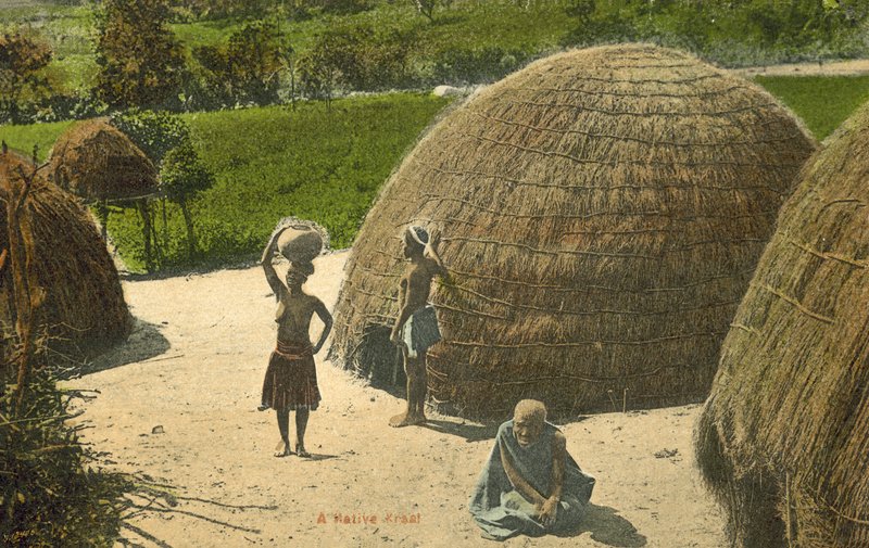 Yerli bir Kraal by European Photographer