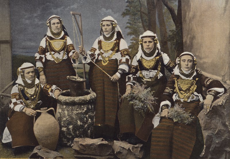Bulgar Kadın Grubu by European Photographer