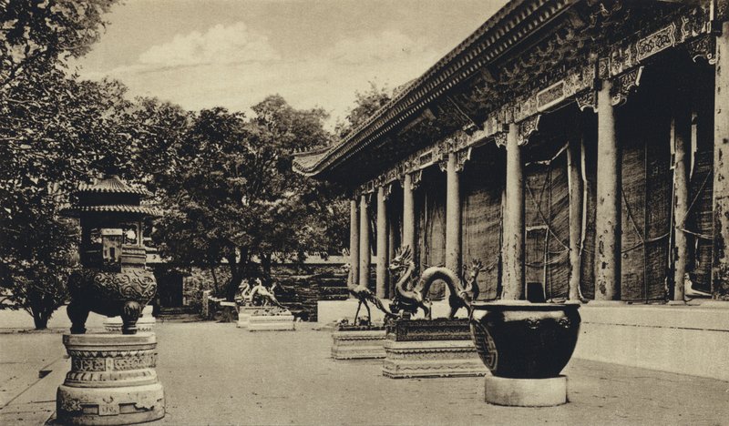 Çin, Buda tapınağı (s/b fotoğraf) by European Photographer