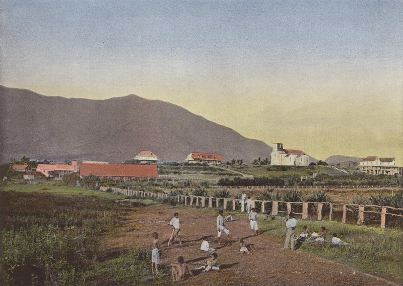 Saint-Louis kuruluşu, Peres Maristes by European Photographer