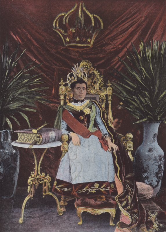 La Reine Ranavalona Manjaka III by European Photographer