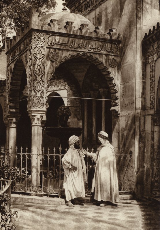Oran, Cami çeşmesi (s/b fotoğraf) by European Photographer