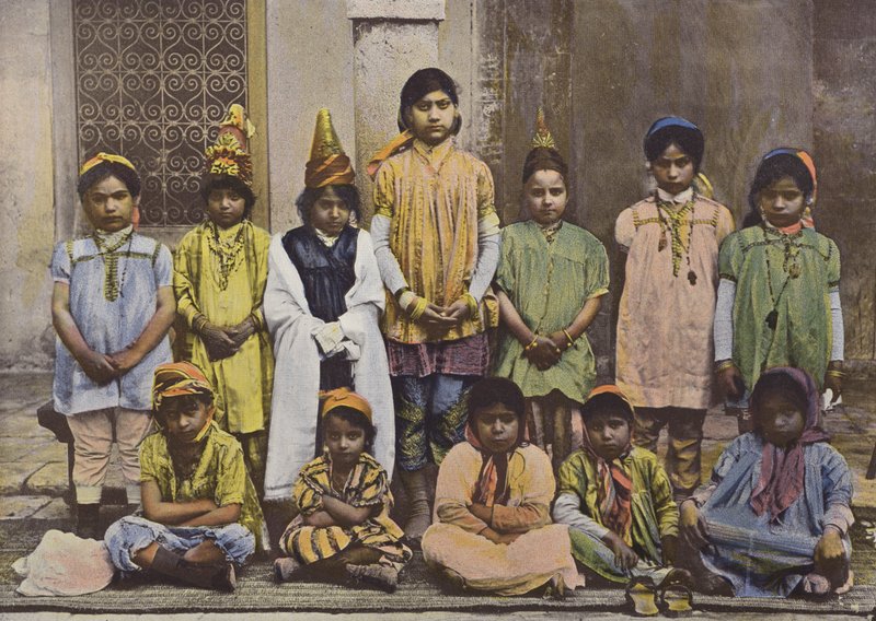 Yahudi Kız Türleri by European Photographer